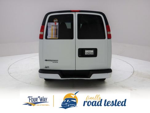 Used 2015 Chevrolet Express 3500 LT w/ LT Preferred Equipment Group RWD image 5