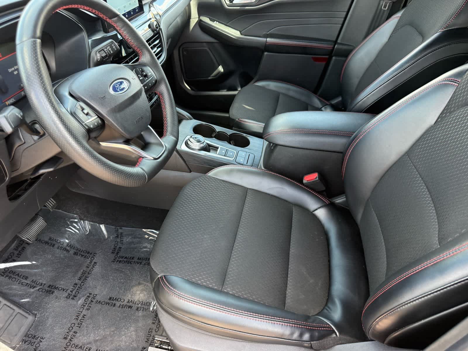 Used 2025 Ford Escape ST-Line Select AWD/4WD image 4