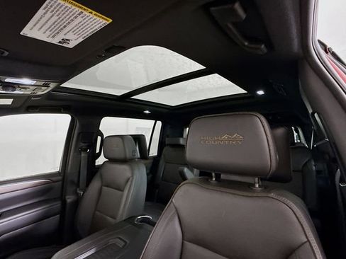 Used 2024 Chevrolet Suburban High Country w/ Advanced Technology Package image 26