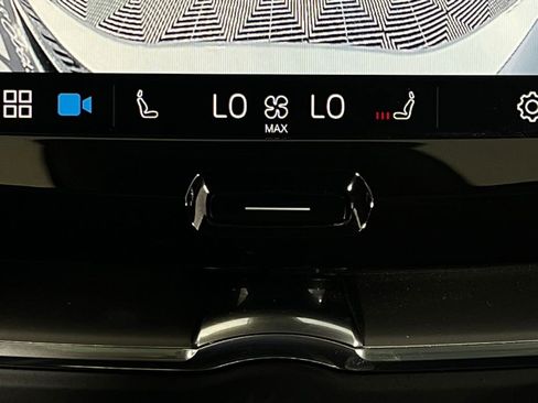 Used 2024 Volvo XC60 B5 Core image 19