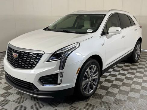 New 2025 Cadillac XT5 Premium Luxury image 2