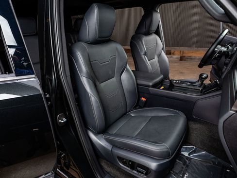 Used 2025 Lexus GX 550 image 31