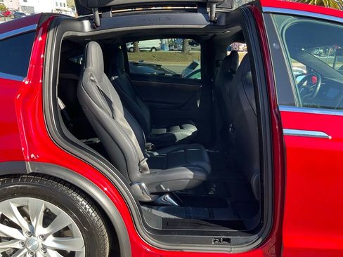 Used 2017 Tesla Model X 75D image 59