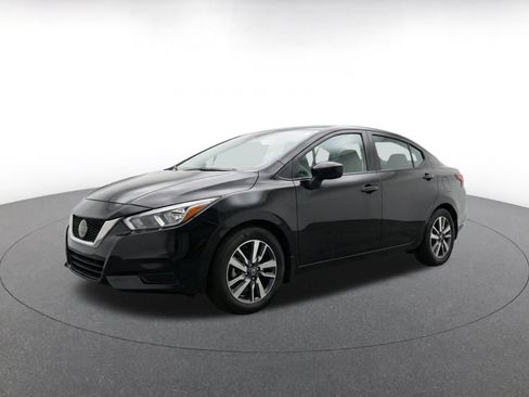 Used 2025 Nissan Versa SV FWD image 3