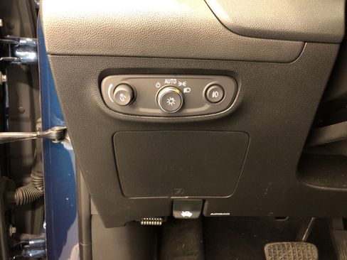 Used 2021 Buick Encore GX Select image 17