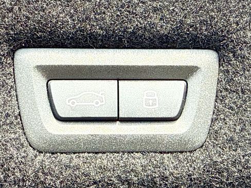 New 2026 BMW 750e xDrive AWD/4WD image 13