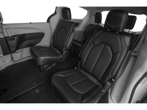 Used 2024 Chrysler Pacifica Touring-L FWD image 43