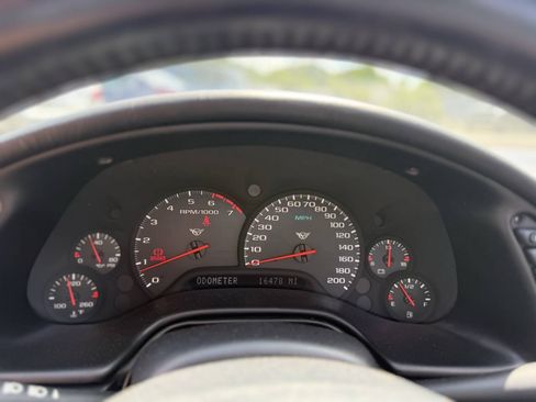Used 1998 Chevrolet Corvette Convertible RWD image 11