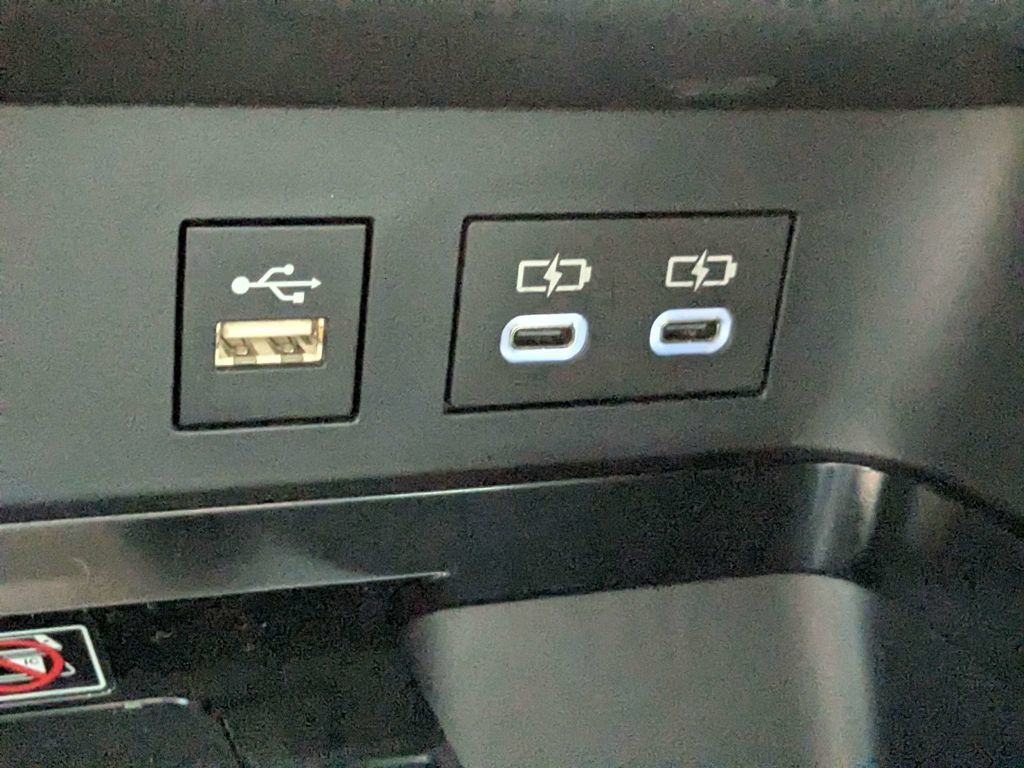 Used 2025 Toyota Camry SE FWD image 23