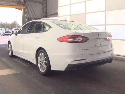 Used 2020 Ford Fusion SE FWD image 3