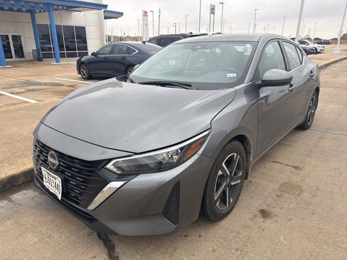 Used 2024 Nissan Sentra SV image 3