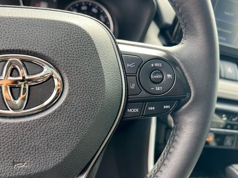 Used 2021 Toyota RAV4 XLE w/ Convenience Package image 21