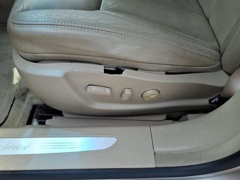 Used 2006 Cadillac DTS FWD image 18