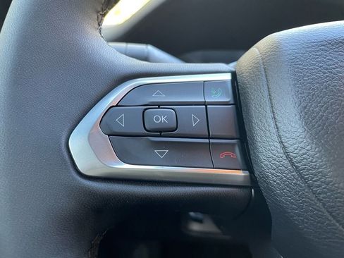 Used 2023 Jeep Compass Limited image 13