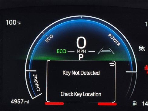 Used 2025 Toyota Camry SE w/ Convenience Package FWD image 10