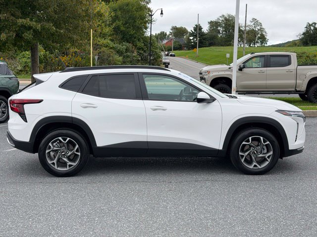 Certified 2025 Chevrolet Trax LT FWD image 13