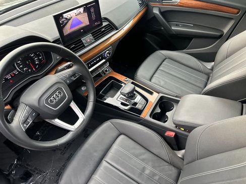 Used 2023 Audi Q5 2.0T Premium w/ Convenience Package image 11