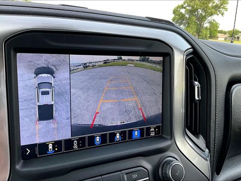Used 2021 Chevrolet Silverado 1500 LTZ w/ Technology Package AWD/4WD image 19