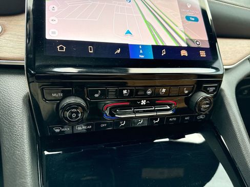 Used 2023 Jeep Grand Cherokee L Summit w/ Advanced Protech Group IV image 18