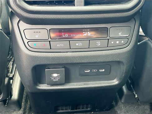 Used 2024 Honda Pilot Elite image 26