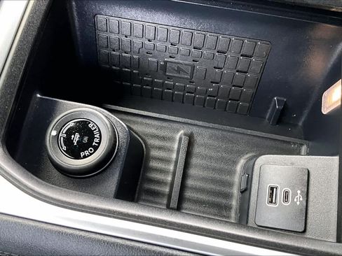 Used 2025 Ford Expedition Tremor AWD/4WD image 32