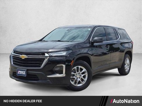 Used 2022 Chevrolet Traverse LS FWD image 1