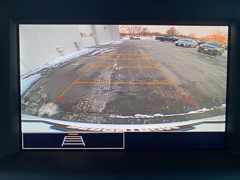 Used 2024 GMC Terrain SLE image 22