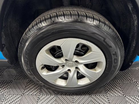 Used 2020 Toyota RAV4 LE FWD image 18