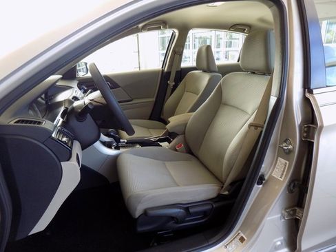 Used 2016 Honda Accord LX image 20