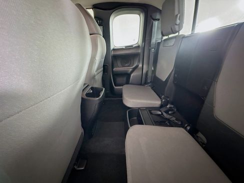 Used 2021 Toyota Tacoma SR w/ SR Convenience Package image 23