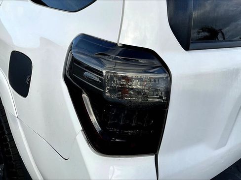 Used 2016 Toyota 4Runner SR5 image 23