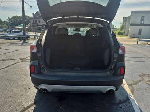 Used 2022 Ford Escape Titanium image 25
