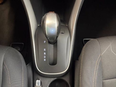 Used 2019 Chevrolet Trax LT FWD image 17