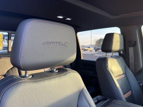 Used 2022 GMC Sierra 2500 AT4 w/ AT4 Premium Plus Package image 31