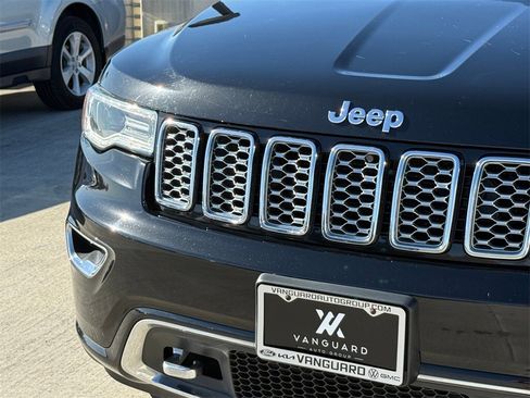 Used 2018 Jeep Grand Cherokee Overland image 3