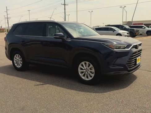 Used 2026 Toyota Grand Highlander AWD image 2