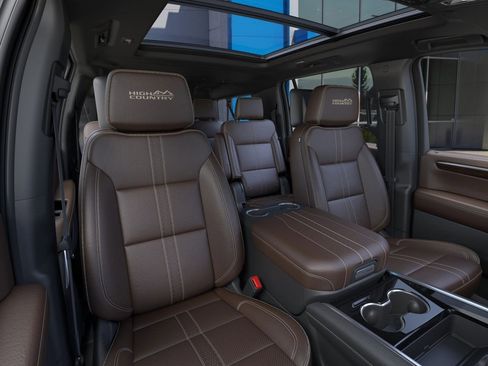 New 2026 Chevrolet Suburban High Country image 17