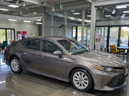 Used 2018 Toyota Camry LE w/ Convenience Package image 16
