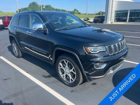 Used 2022 Jeep Grand Cherokee Limited w/ Tech Group AWD/4WD image 4