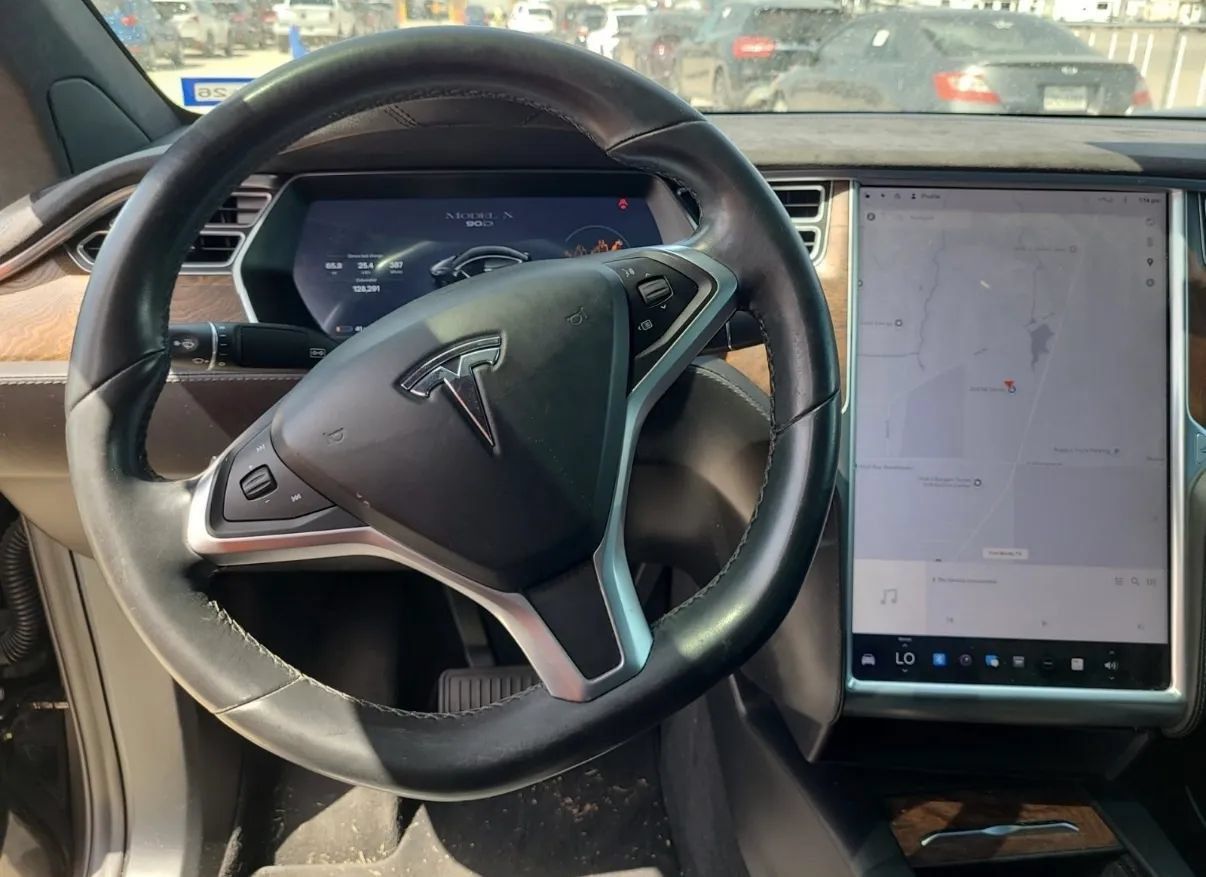 Used 2017 Tesla Model X 90D AWD/4WD image 8