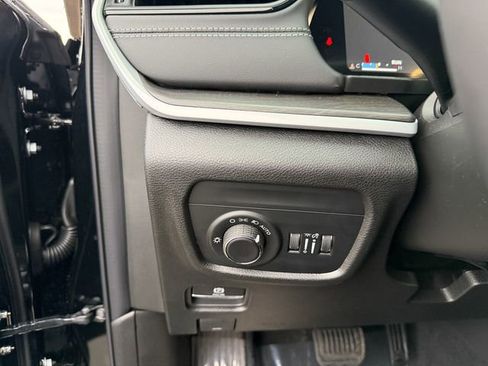 New 2026 Jeep Grand Cherokee Altitude AWD/4WD image 19