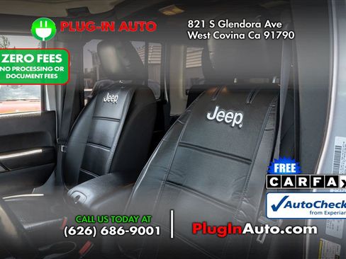 Used 2017 Jeep Wrangler Unlimited Sport w/ Connectivity Group AWD/4WD image 10