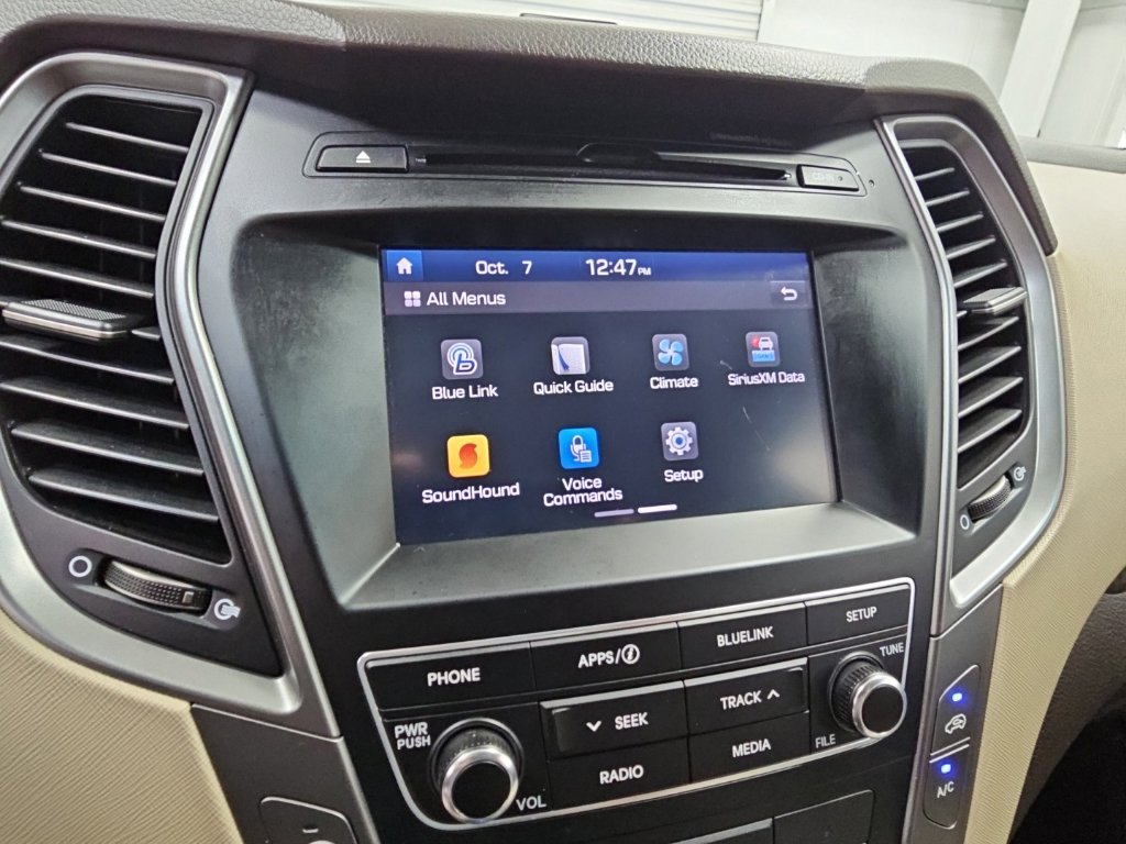 Used 2017 Hyundai Santa Fe Sport FWD image 17