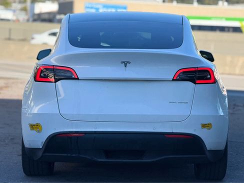 Used 2021 Tesla Model Y Long Range image 3