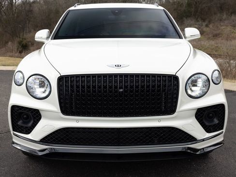 Used 2023 Bentley Bentayga Extended Wheelbase image 17
