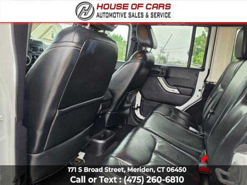 Used 2016 Jeep Wrangler Unlimited Sahara w/ Dual Top Group AWD/4WD image 33