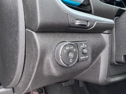 Used 2015 Chevrolet Traverse LT w/ Style and Technology Package image 16