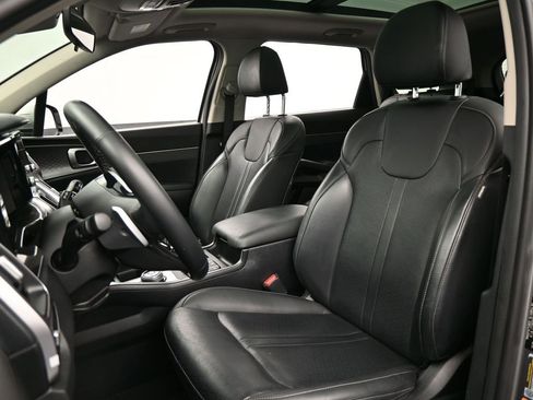 Used 2022 Kia Sorento EX w/ Panoramic Sunroof Package image 10