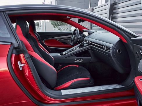 Used 2024 Aston Martin DB12 Coupe image 23