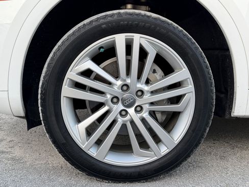 Used 2018 Audi Q5 2.0T Premium Plus w/ Premium Plus Package AWD/4WD image 10